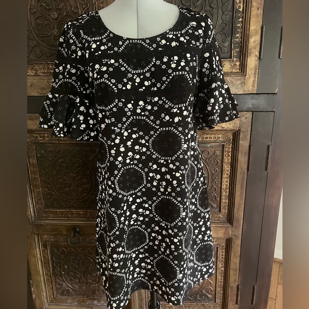 Free People Black/white flower design dress, size 6